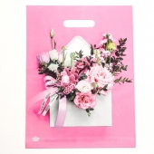 Розовый пакет с цветочным принтом и вырубной ручкой (40х31 см) - Сима-Ленд - купить с доставкой в Комсомольске-на-Амуре