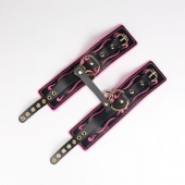 Черные кожаные оковы с розовой строчкой - Crazy Handmade - купить с доставкой в Комсомольске-на-Амуре Черные кожаные оковы с розовой строчкой - Crazy Handmade - купить с доставкой в Комсомольске-на-Амуре