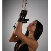 Черные высокие кожаные наручники для подвешивания - Crazy Handmade - купить с доставкой в Комсомольске-на-Амуре Черные высокие кожаные наручники для подвешивания - Crazy Handmade - купить с доставкой в Комсомольске-на-Амуре