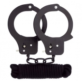 Чёрные наручники из листового металла в комплекте с веревкой BONDX METAL CUFFS LOVE ROPE SET - Dream Toys - купить с доставкой в Комсомольске-на-Амуре
