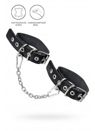 Черные оковы из одного ремешка с люверсами - Pecado - купить с доставкой в Комсомольске-на-Амуре