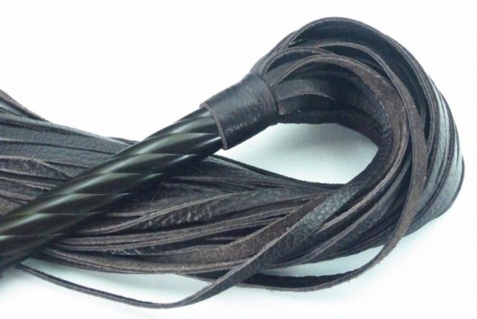 Длинная плеть с рукоятью цвета шоколада - 66 см. - БДСМ Арсенал - купить с доставкой в Комсомольске-на-Амуре