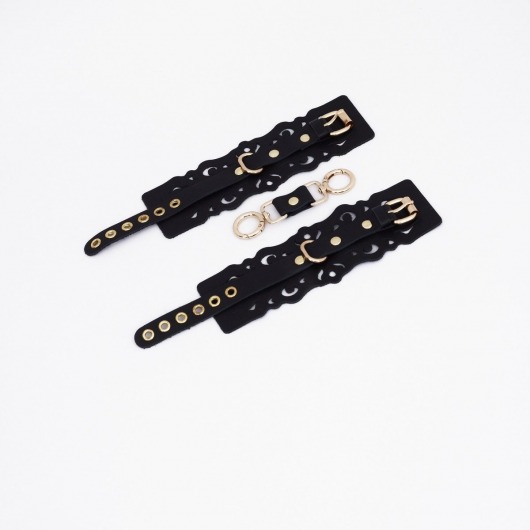 Черные кожаные наручники с узорами и золотистой фурнитурой - Crazy Handmade - купить с доставкой в Комсомольске-на-Амуре