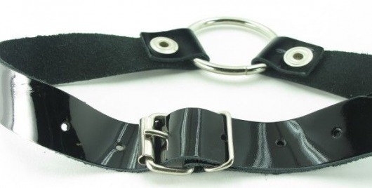 Кляп с кольцом и лаковым ремешком - БДСМ Арсенал - купить с доставкой в Комсомольске-на-Амуре