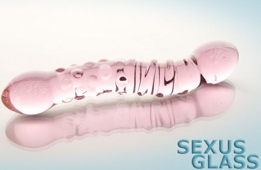 Двусторонний розовый фаллос  с рёбрами и точками - 19,5 см. - Sexus купить с доставкой в интернет-магазине Orgasmix в Комсомольске-на-Амуре Двусторонний розовый фаллос  с рёбрами и точками - 19,5 см. - Sexus